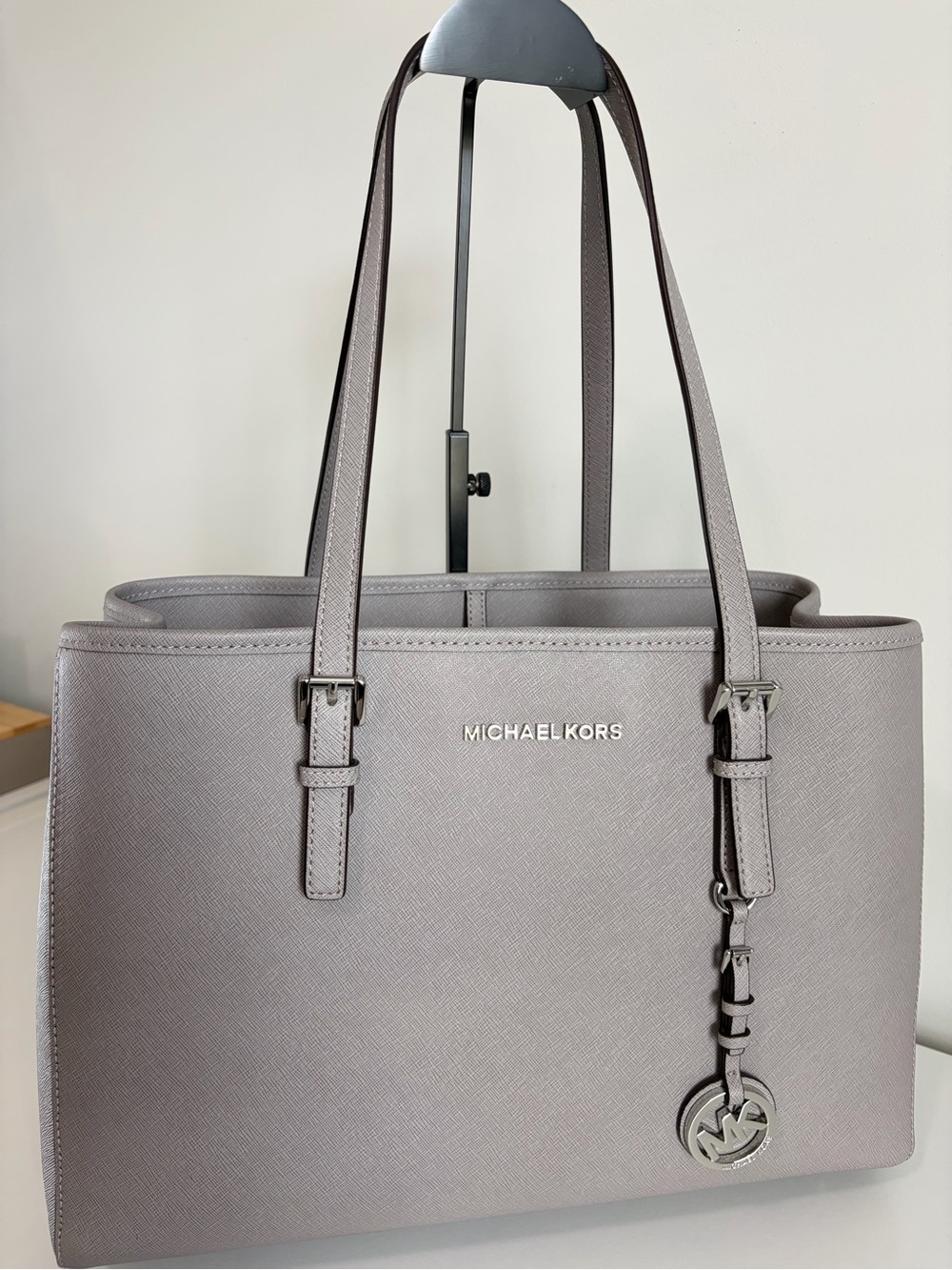 Michael Kors Jet Set Travel Saffiano Leather Tote Bag in Pearl Grey